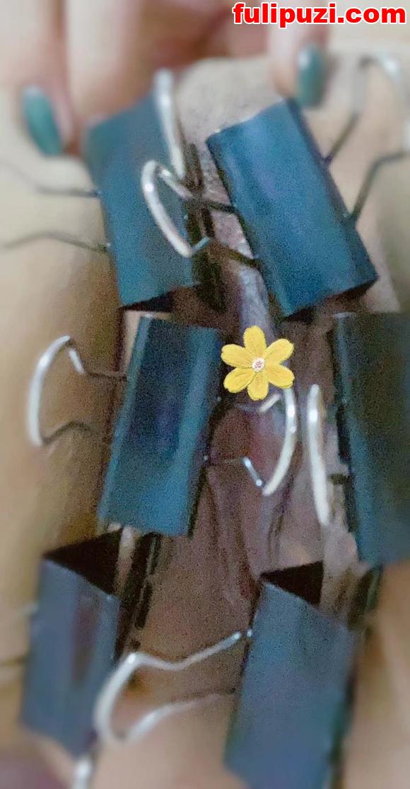 推特极品母畜【坏脾气】超强自虐调教 阴环乳环穿刺炮机插尿道高压喷水【6P+22V/126M】