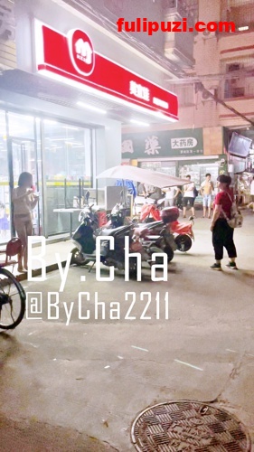 超市门口、烤冷面摊露出看呆路人 推特大神ByCHA查小理超屌人前露出【116P+92V/798M】