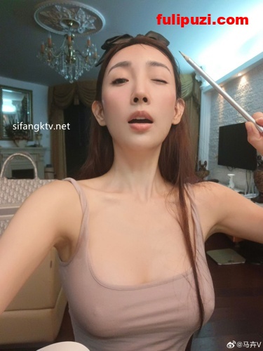 热门大瓜！央视主持人兼演员马卉直播间卖骚露点！粉嫩小葡萄【24V+130V+500P/6.49G】