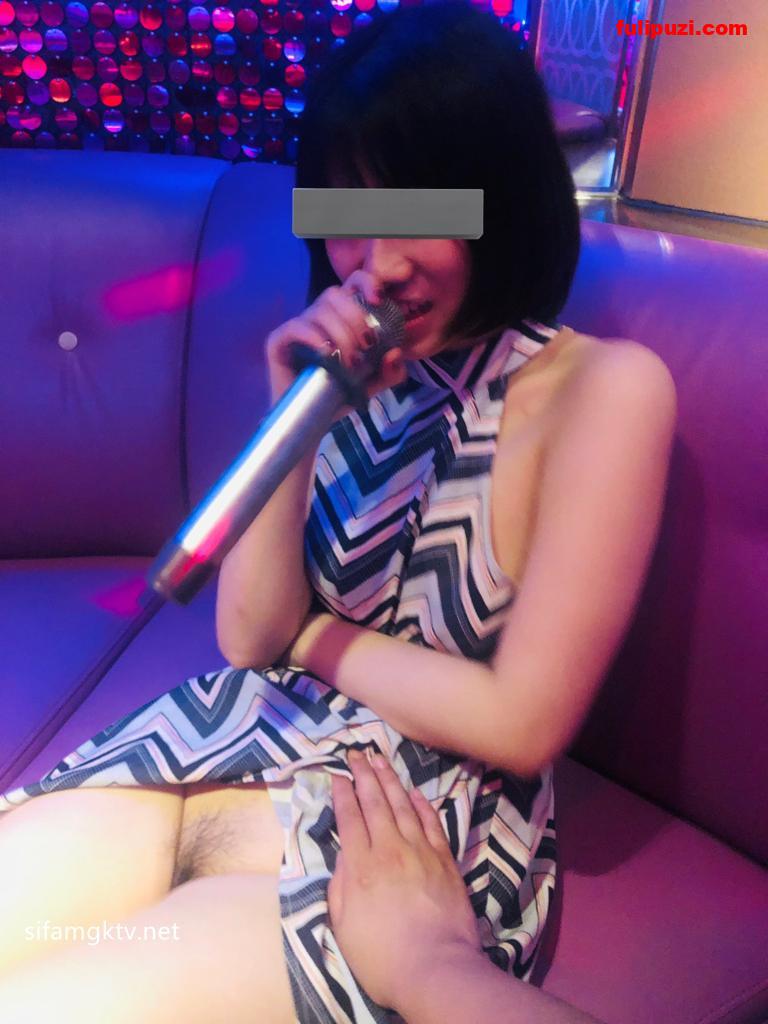 青岛公司管理层美女【霞姐】不雅视频泄密 露脸3P全裸SPA激情性爱【19P+27V/205M】