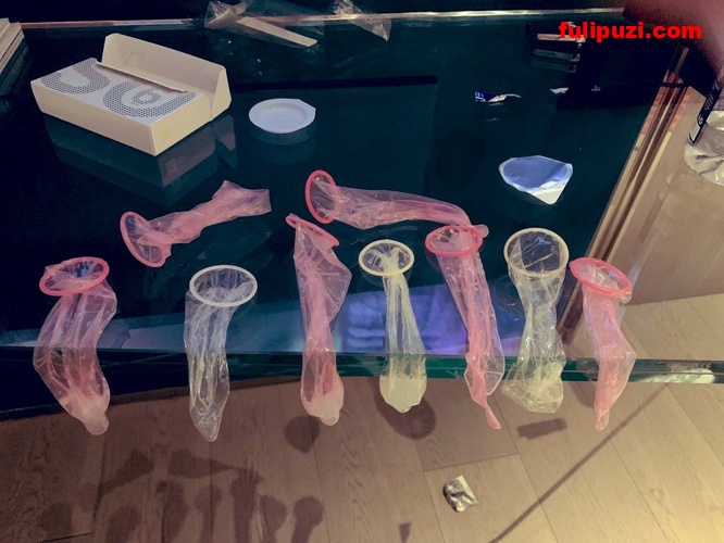 齐逼牛仔短裤完美炮架！ 推特长腿女神【喵大人】大尺度福利自拍【924P+23V/222M】