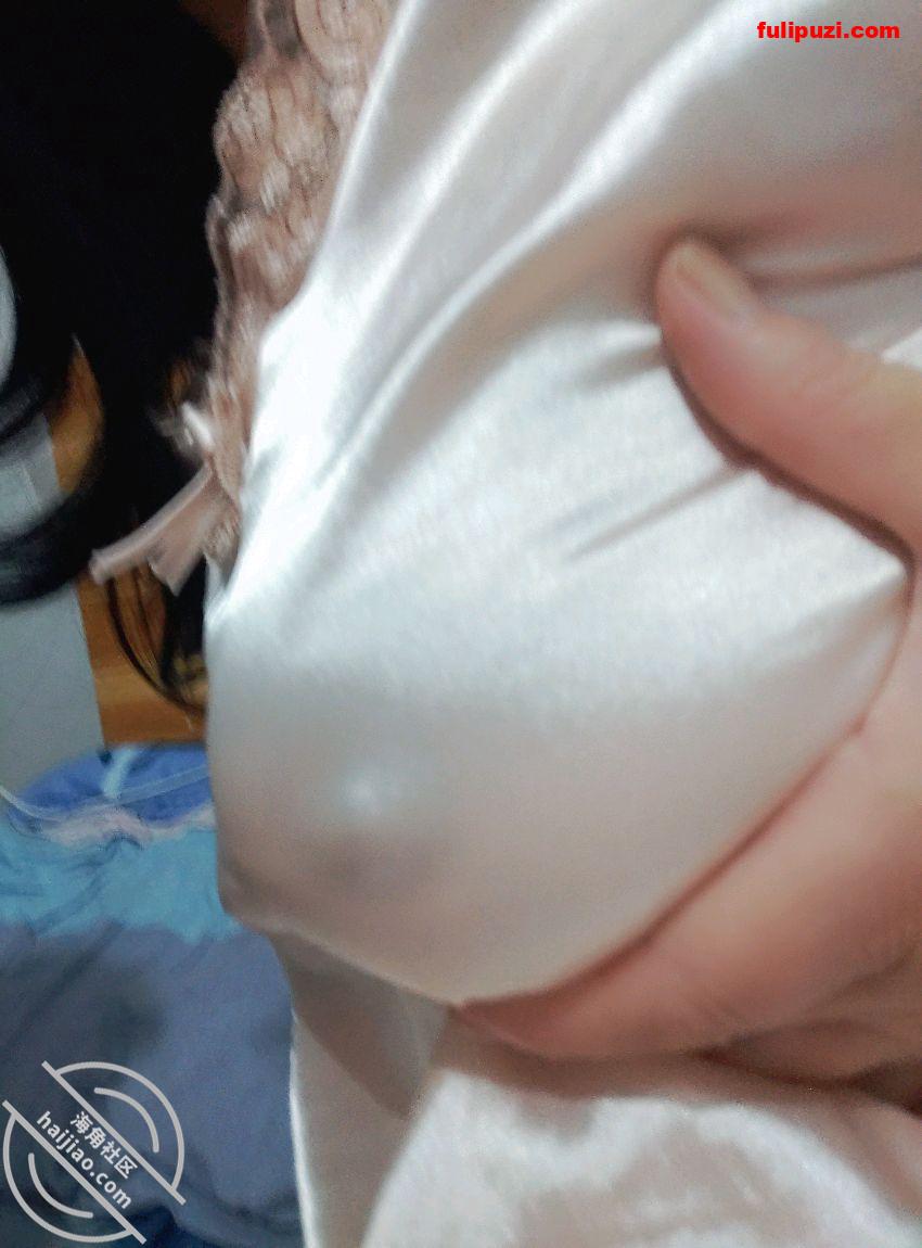 海角【和妈妈在出租房的故事】合集 就要在老爸搞过老妈的床上搞她【141P+24V/2.98G】