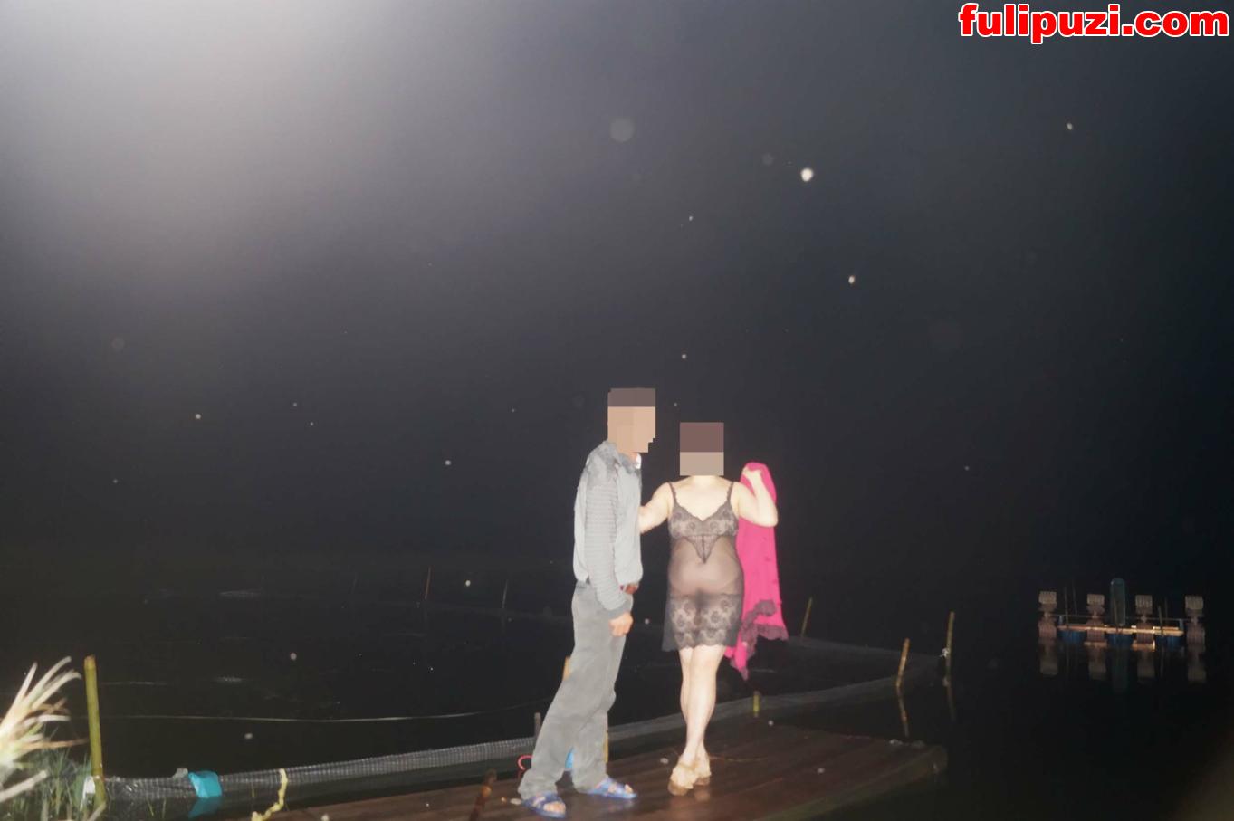 妇唱夫随摄天下系列 户外3P人前露出与路人全裸合影【747P/282M】