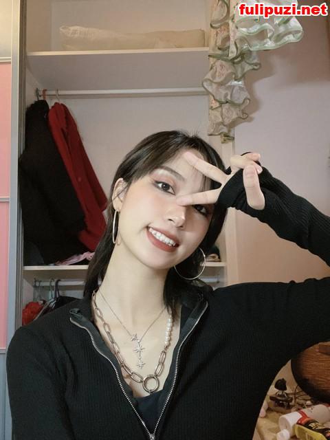 成都高颜值反差骚母狗舞蹈老师【胡可煊】大尺度私密照流出【368P+58V/1.93G】