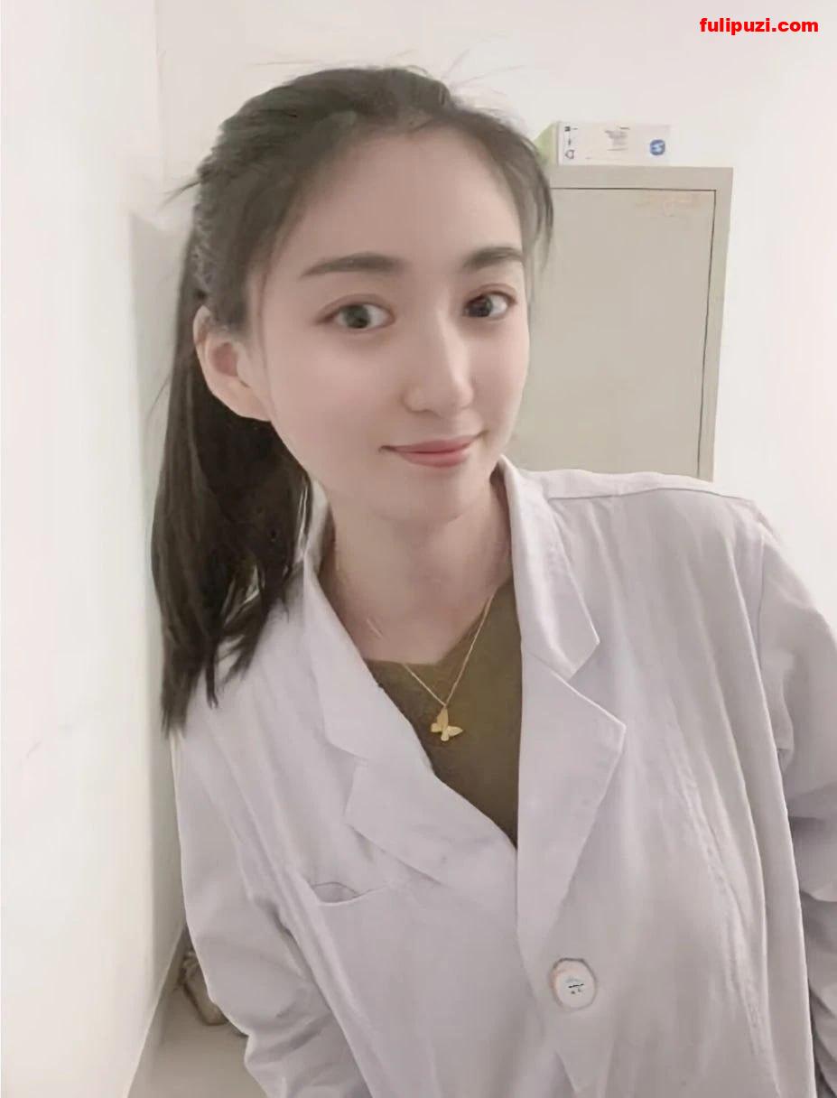 小高启兰！云南第一人民医院花陈萍萍为上趴在办工台让领导后入【10P+1V/215M】