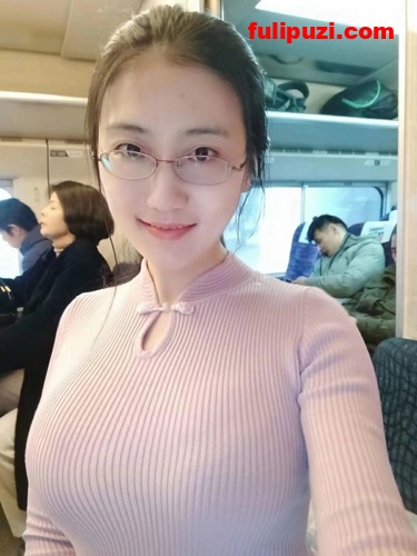 高颜值丰乳肥臀眼镜美娇娘！ 推特极品御姐【大河豚宝宝】性感诱惑自拍【267P+32V/85M】