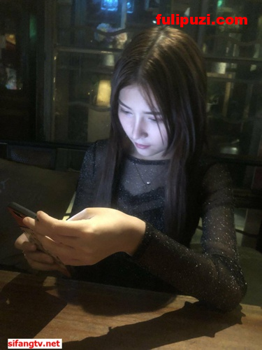 重磅福利！高端私密群内部福利基本都露脸美女如云系列1-5【4070P+347V/15G】