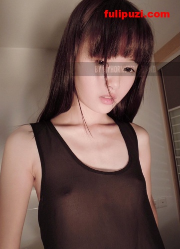露出露脸居家自拍 【BonnyGirlfriend】推特上尽情暴露自己的香港女友【99P+1V/15M】