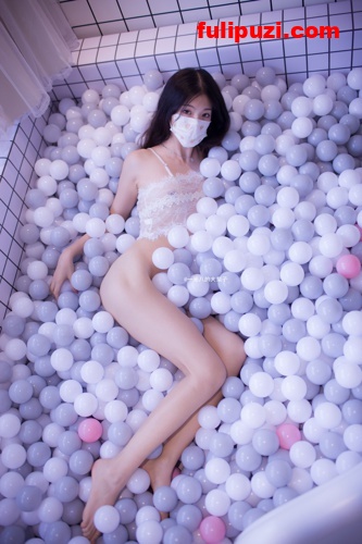 超人气网红【一米八的大梨子】大尺度写真26套合集【1233P/6.67G】