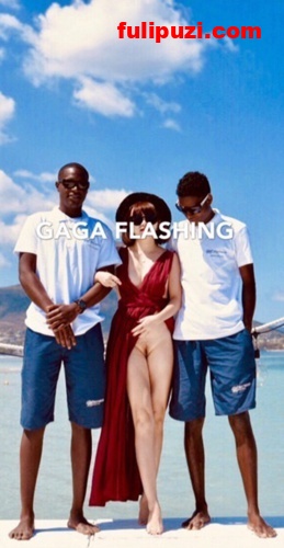 大神来袭！露出王者！推特女神佳佳gagaflashing花式逆天人前露出秀！【390P+7V/137M】