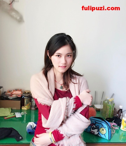 坑女友精选：江南大学护理系-高颜值大奶小护士被前男友出卖大量裸照【121P+15M】