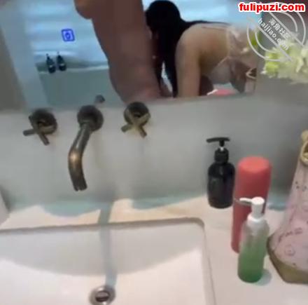 海角【和亲姐同居的日子】乱伦合集 亲姐吃鸡巴高潮时满嘴说弟弟操我【225P+12V/1.42G】