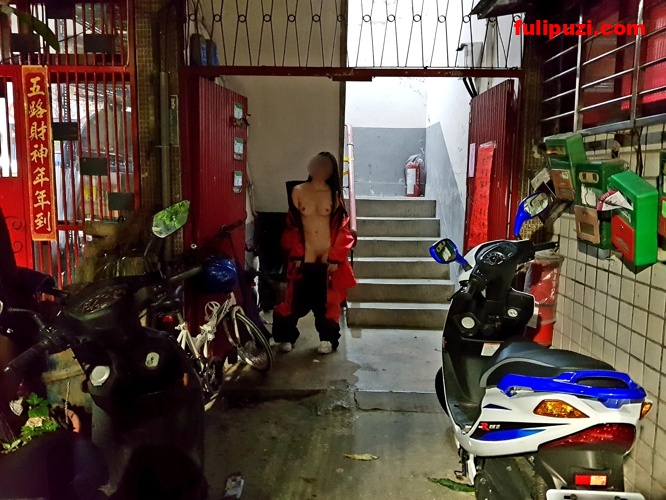 警局门口露出上新闻！Tumblr曾经很火的高学历台湾妹子nanamyslut完整版【440P+3V/107M】